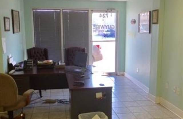 724 PAPWORTH Avenue Gallery 2