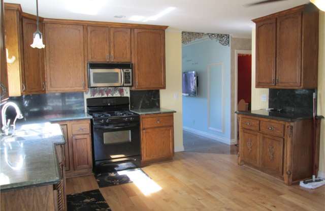 3516 W Flower Avenue Gallery 2