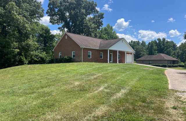 Stunning One Level Home located in central Johnson City! 10 min drive to ETSU/VA Hospital/Hospitals photos photos