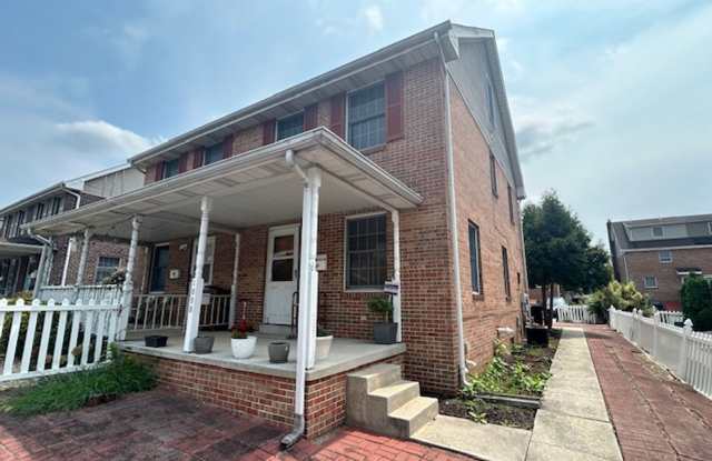 3 Bedroom 1.5 Bathroom Available in Lancaster photos photos