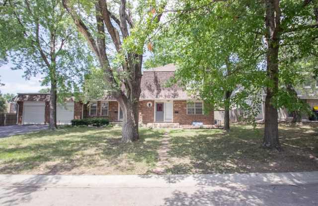 Newly Remodeled 3 Bedroom with Finished Basement Gallery 1