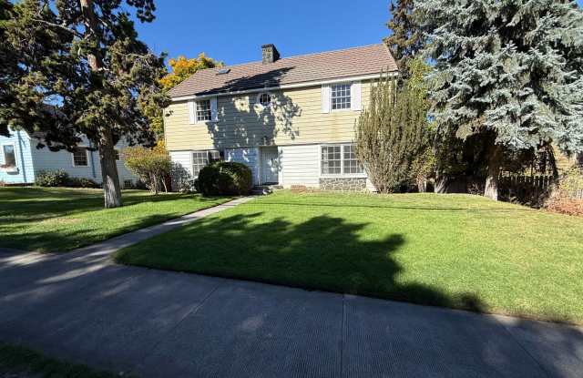 HISTORIC DISTRICT Downtown, 2949 sq ft House, 4 Bdrms, 1.5 Baths, Gas Heat & Pellet Stove, Pets Considered Gallery 1