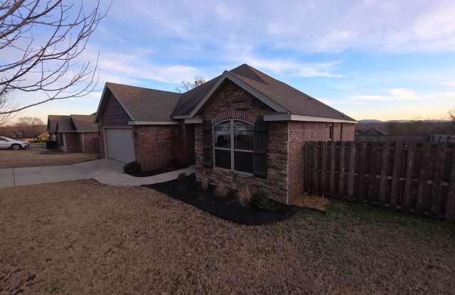 Lovely 3 bedroom home in northwest Fayetteville photos photos