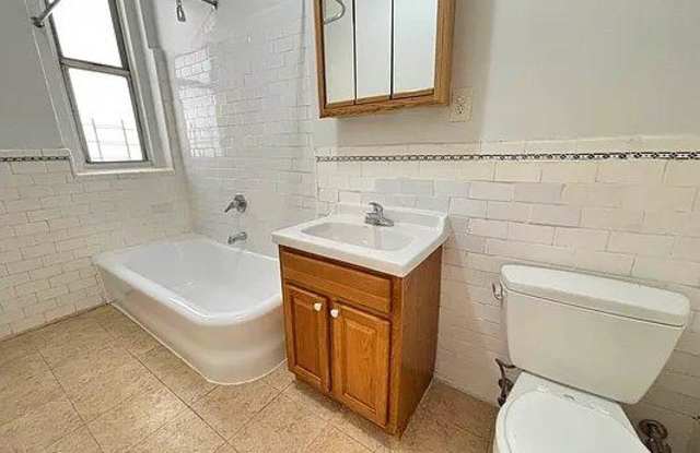 1515 Grand Concourse Gallery 3