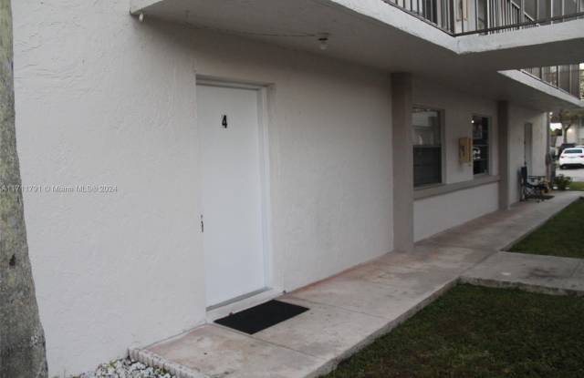 6851 SW 129th Ave - 6851 Southwest 129th Avenue, Kendale Lakes, FL 33183