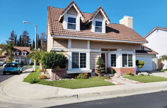 301 Burlington Cmn - 301 Burlington Common, Santa Ana, CA 92704
