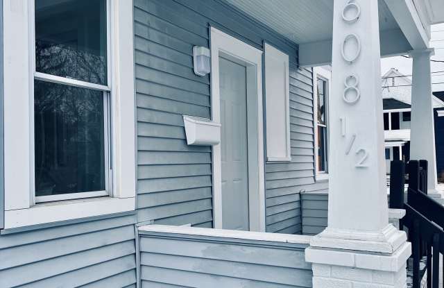 608 E Bridge St photos photos