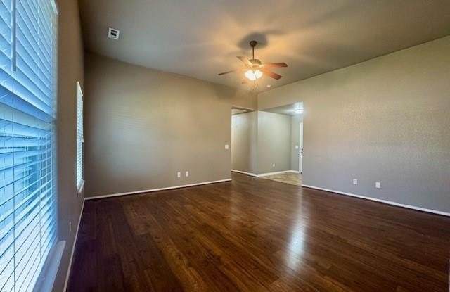 120 Willow  DR Gallery 4
