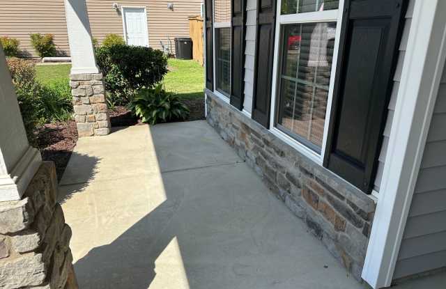 Gorgeous home in the Jack Britt school district with 4 bedrooms plus a screened in back porch! Gallery 4