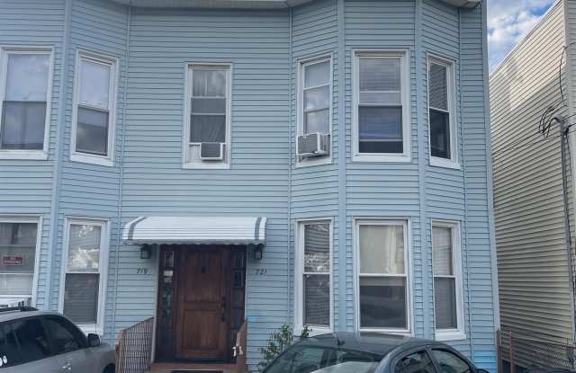 719 COLUMBIA AVE photos photos