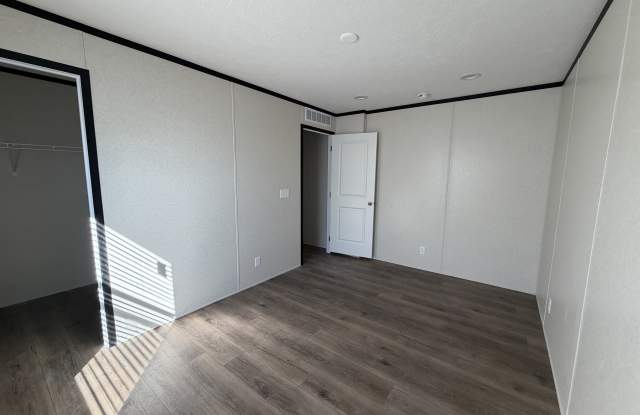 25794 Nuway Avenue Gallery 3