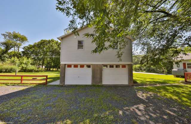 176 East Moorestown Road - 176 East Moorestown Road, Northampton County, PA 18091