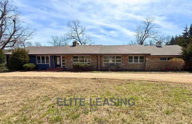 8021 SW 10th St. - Ask about our move in specials! - 8021 Southwest 10th Street, Shawnee County, KS 66615