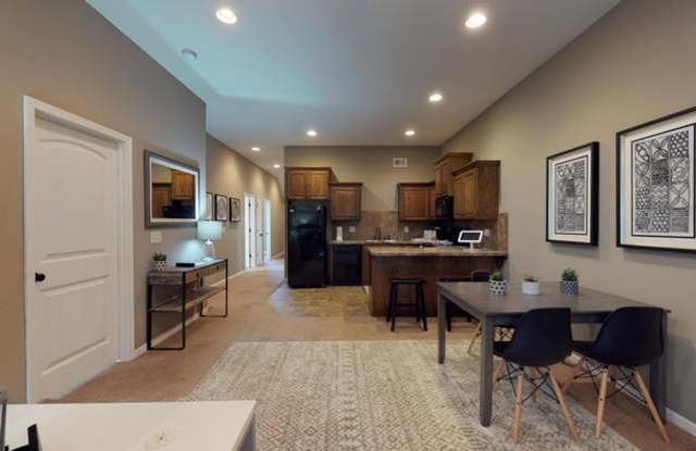 422 Southwest Carson Drive Gallery 2