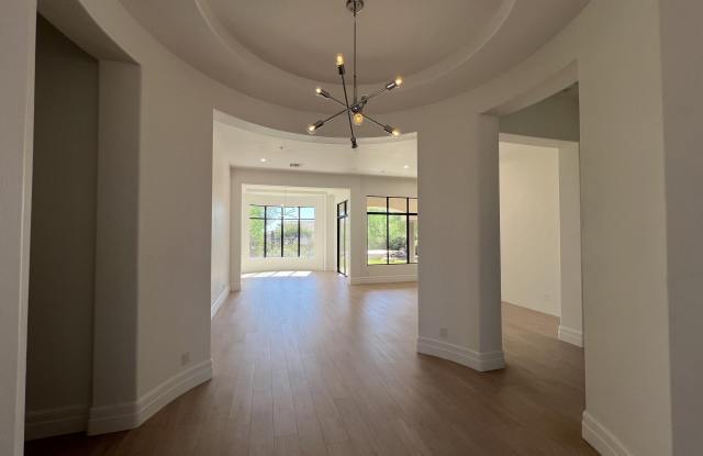 7775 E FLEDGLING Drive Gallery 3