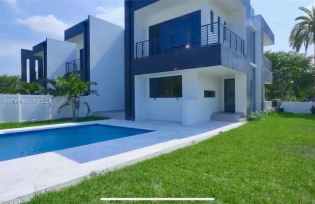 2342 Mckinley St - 2342 McKinley Street, Hollywood, FL 33020