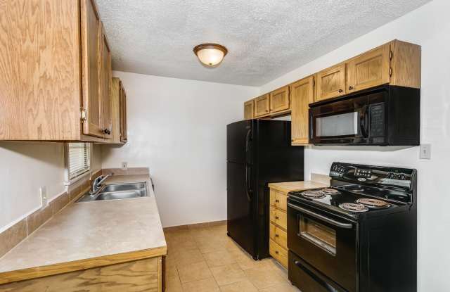Affordable 2 Bedroom - 1 Bathroom House! Gallery 1
