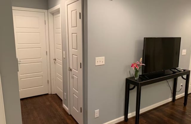 Room in 2 Bedroom Home at Janmar Dr Gallery 3