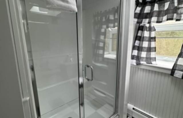 10 Avery Ave - 10 Avery Avenue, Barnstable County, MA 02667