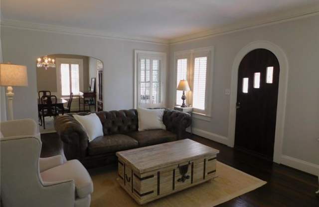 1046 Rosewood Drive NE Gallery 3