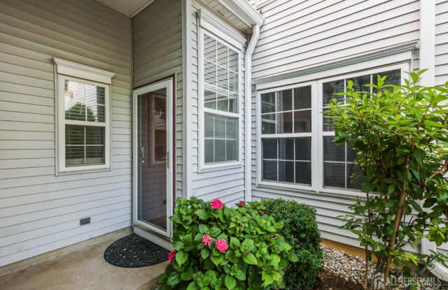 761 Banyan Court Gallery 1