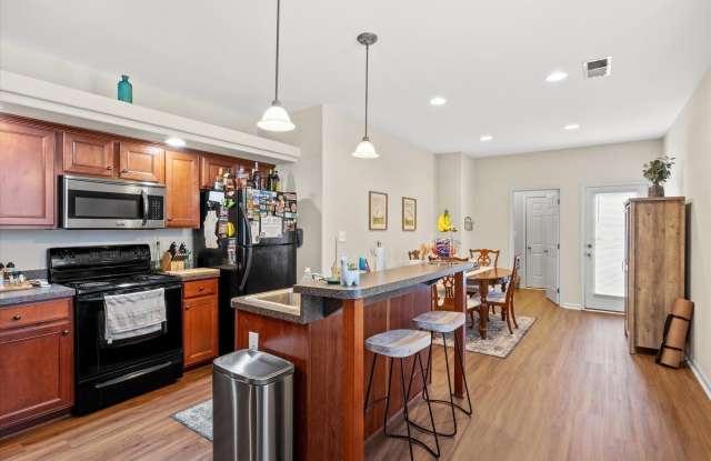 2537 Sun Seeker Court Gallery 4