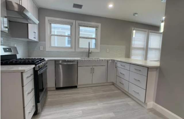 Renovated 4 Bed 2 Bath in Brighton photos photos