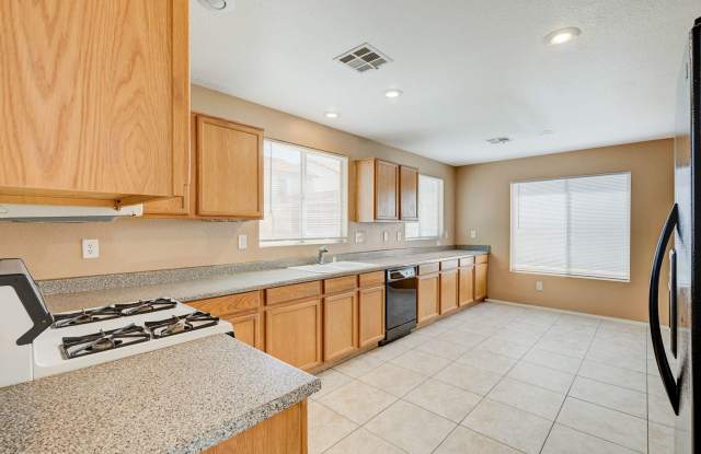 8621 Grand Pine 5bd Gallery 3