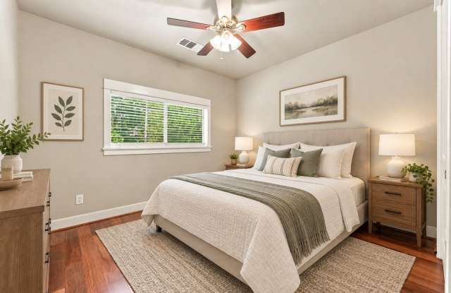 UT PRE-LEASE: Beautiful 6 BR / 4 BA North Loop Area, Mins to UT - W/D Included Gallery 3