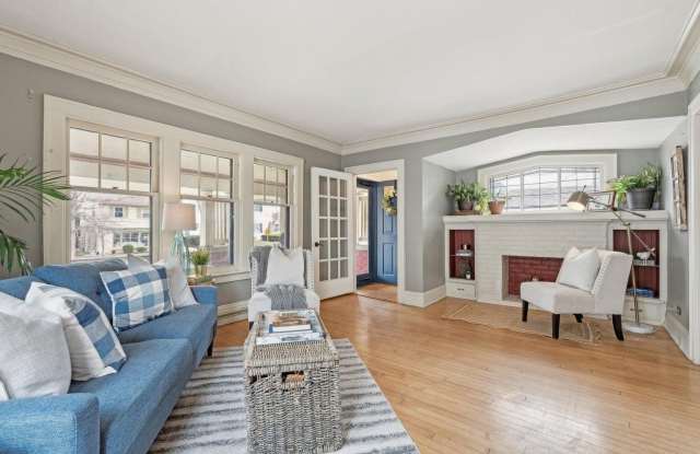 415 E Day Ave photos photos