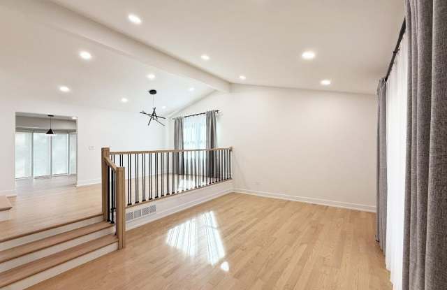 3103 N Wilshire Lane Gallery 3