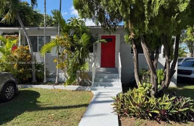 2740 Southwest 32nd Avenue photos photos