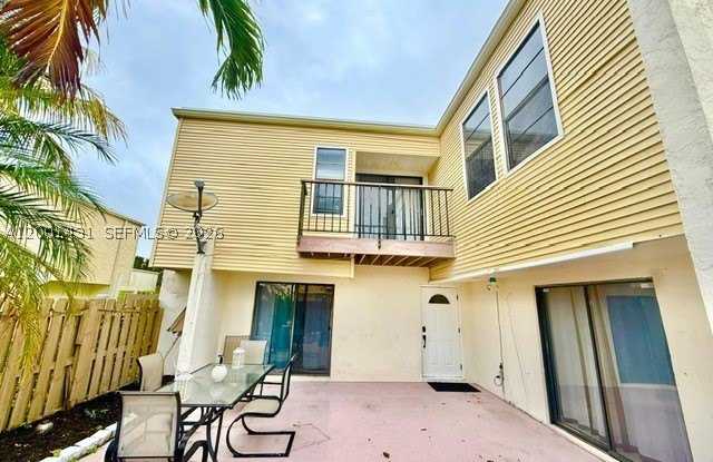 1569 Shaker Cir Gallery 4