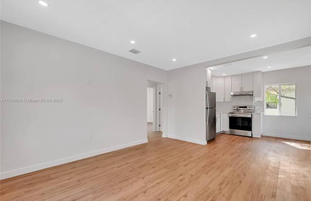 3402 Day Ave - 3402 Day Avenue, Miami, FL 33133 3402 Day Ave - 3402 Day Avenue, Miami, FL 33133