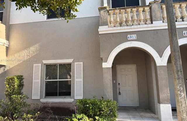 4911 SW 140th Ter photos photos