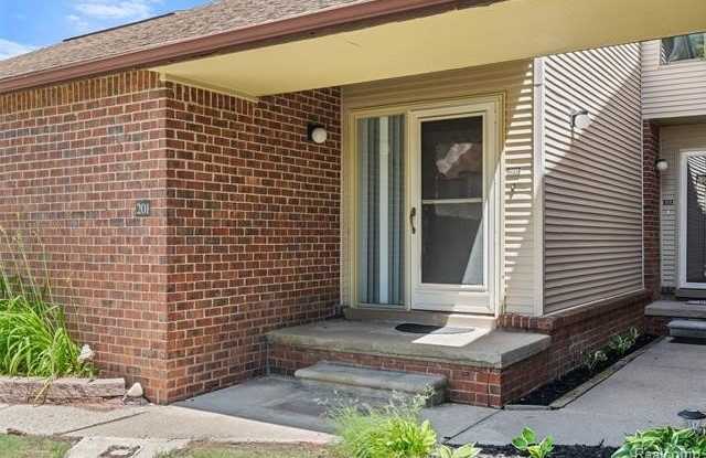 6680 Ridgefield Circle Gallery 4