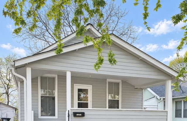 SPECIAL-HALF OFF FIRST FULL MONTHS RENT-Charming 2 Bedroom Home Near Dundee! Gallery 1