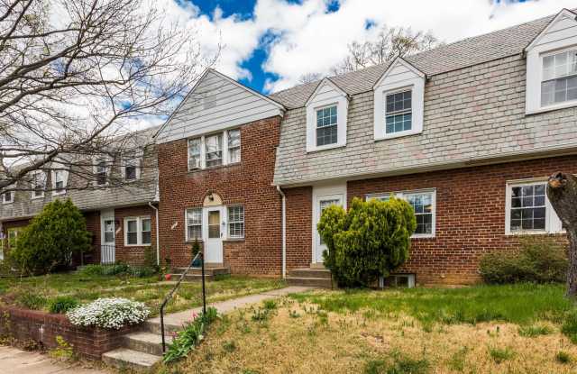 1045 N MONROE STREET Gallery 2