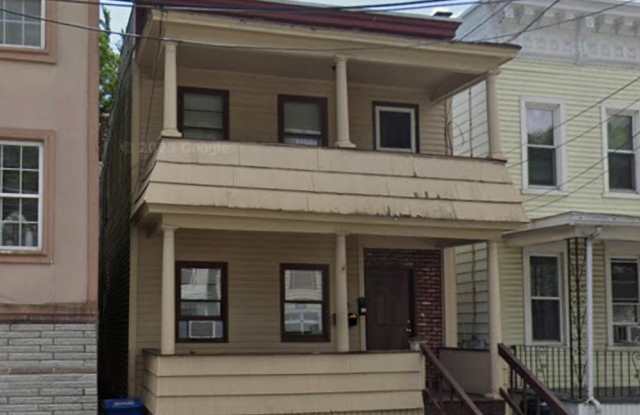 Affordable 3 bedroom, 1 bathroom, 1st floor photos photos