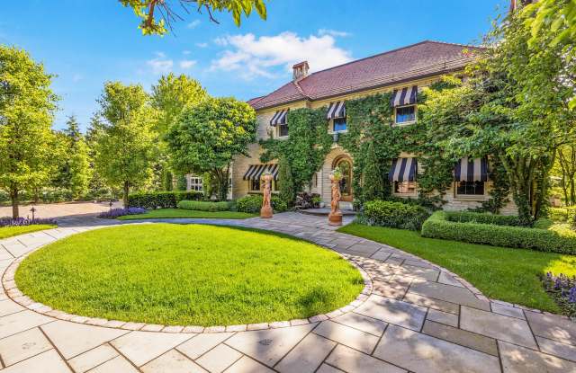 611 E Lake Hill Ct Gallery 2