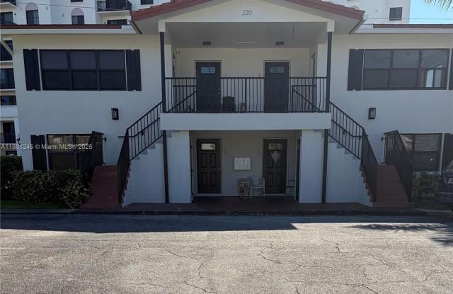 220 SW 7th St photos photos