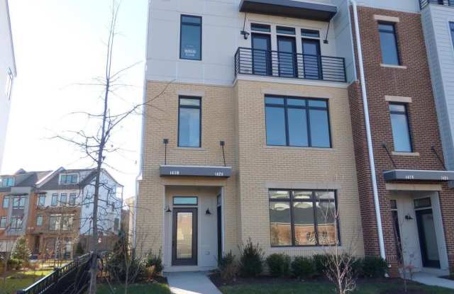 1428 RIBBON LIMESTONE Terrace SE Gallery 1
