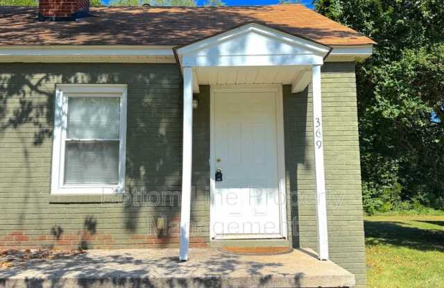 369 Spring St SW Gallery 2