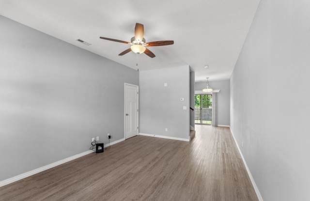 NEW LUXURY TOWNHOUSE in the sought-after Southwest area of Springfield, available now! Gallery 2