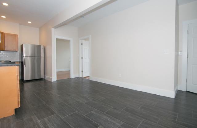 Nicely renovated 4 bed unit near the Green Line and BU! Gallery 3