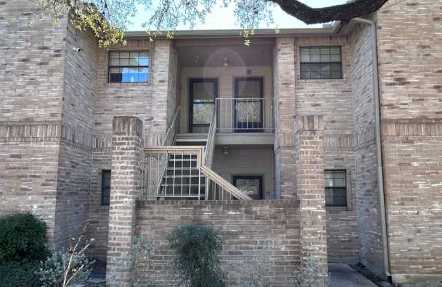 Charming 2BR Condo with Vaulted Ceilings, Fireplace & Pool Access photos photos