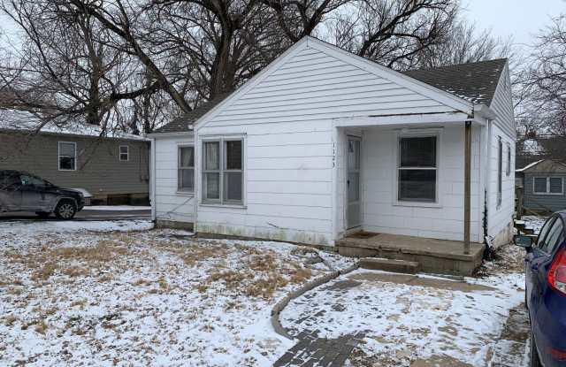 Charming 2 Bed/1 Bath Home Near the K-State Campus photos photos
