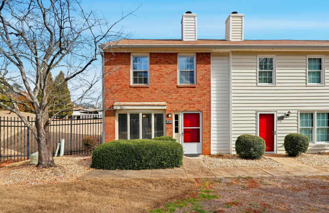 Renovated end-unit townhome in the Heart of Roswell photos photos Renovated end-unit townhome in the Heart of Roswell photos photos