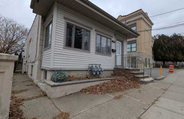 213 Lincoln Place - 213 Lincoln Place, Garfield, NJ 07026