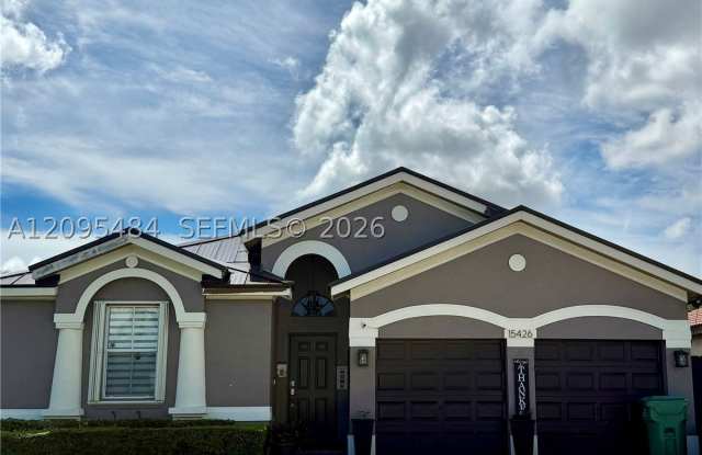 15426 SW 21st Ter Gallery 1